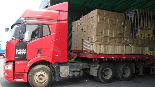 正迅達(da)重型紙箱在汽(qì)車CKD中越來越重(zhòng)要